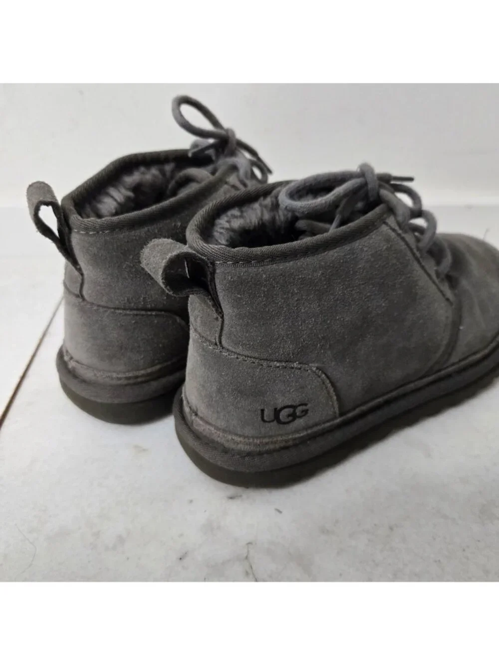 UGG Men's Size 6 Neumel Suede Grey Chukka Boots Lace-Up Wool Blend Lined